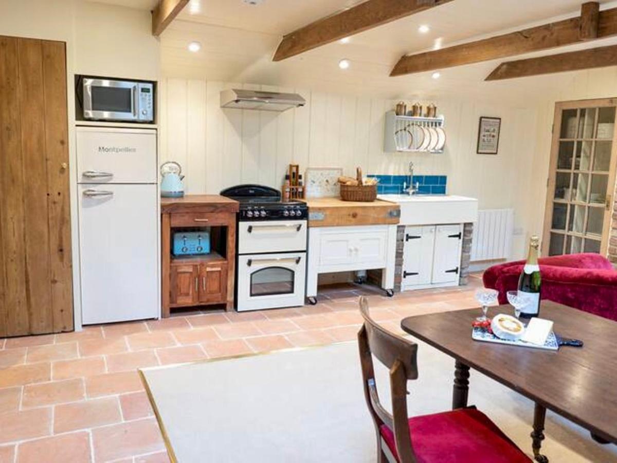Pass The Keys Goose Feather Barn, Wedmore Luxury Cottage For Two Eksteriør bilde